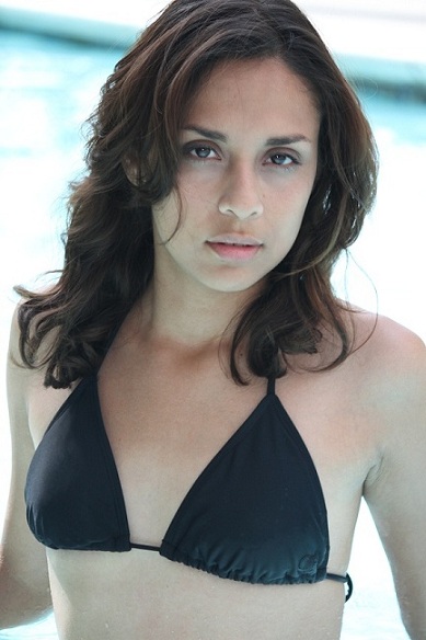 Female model photo shoot of Lizie Garcia