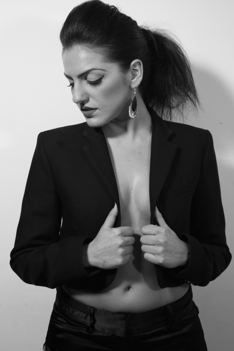 Female model photo shoot of Zohreh Mousavi