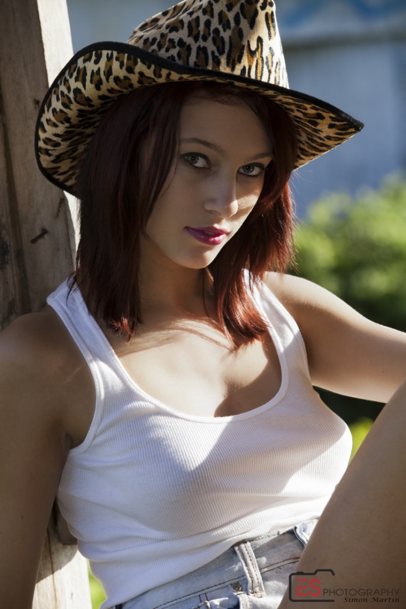 Male and Female model photo shoot of ESPhotography and Miss Teigan in NSW. Australia.