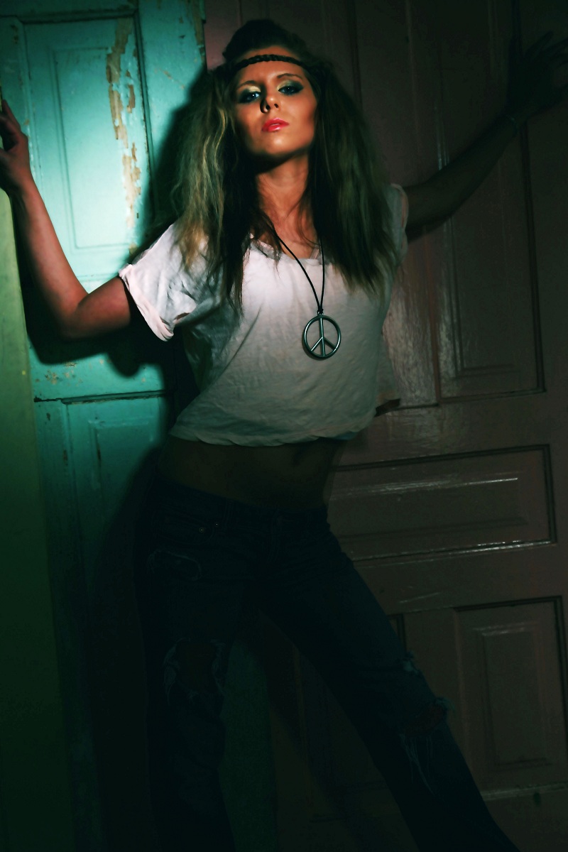 Female model photo shoot of Amanda Leigh Kelley