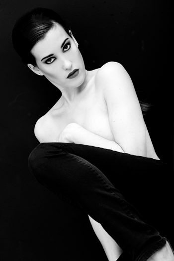 Female model photo shoot of Bella Bordianu