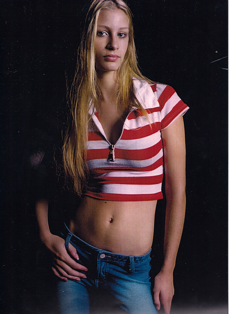 Female model photo shoot of Nicole LePage