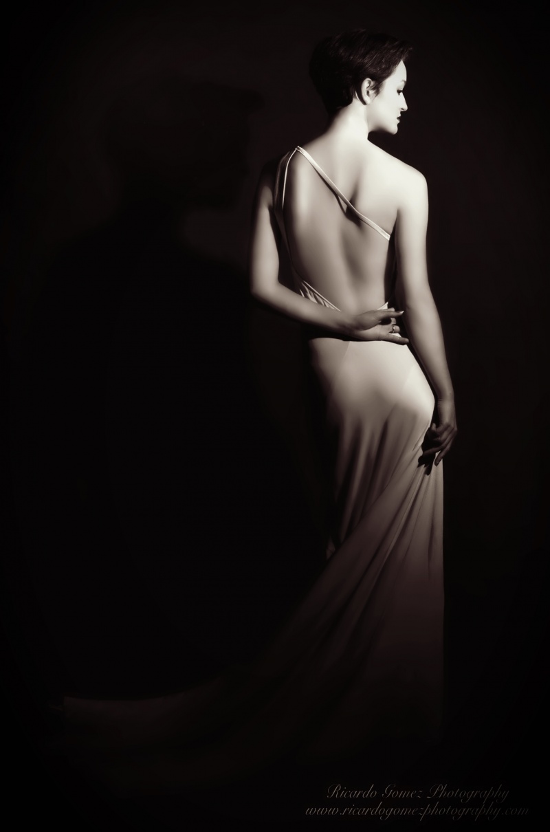 Female model photo shoot of Sophia A Alexandra by RicardoGomezPhotography