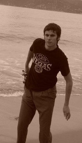 Male model photo shoot of Gil Rubin in Beach