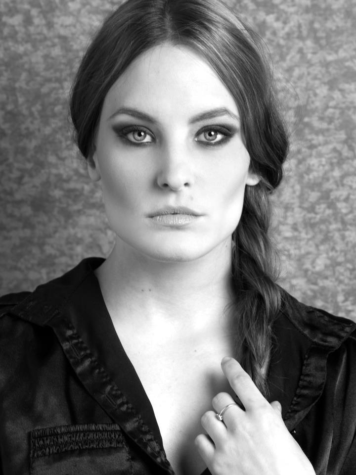 Female model photo shoot of Ms Elle Gravel