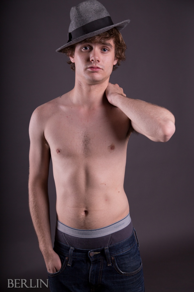 Male model photo shoot of Aleks Paradox