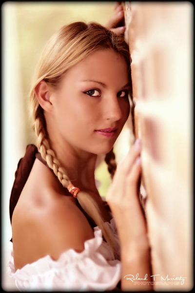 Female model photo shoot of Alicia Paige