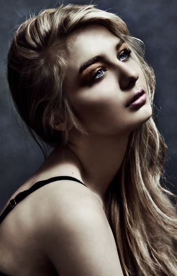 Female model photo shoot of JoannaLilly