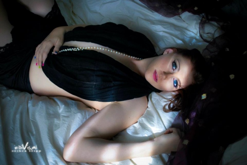 Female model photo shoot of Eryn Avery