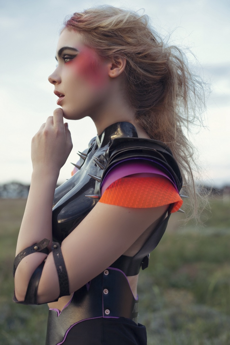 Female model photo shoot of Nixi Killick