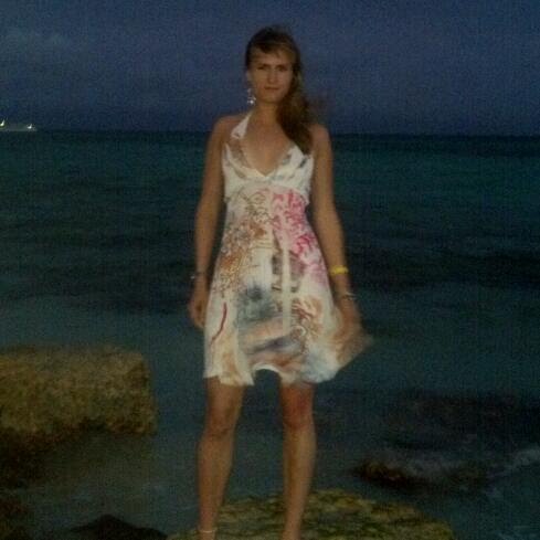 Female model photo shoot of Heather37 in Freeport, Bahamas