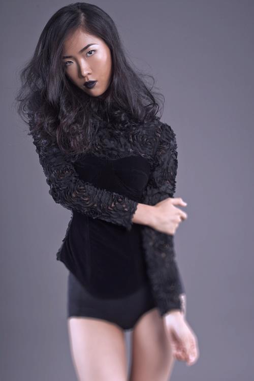 Female model photo shoot of Daya Yunus