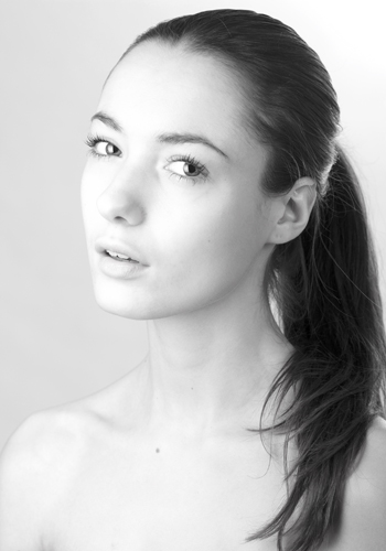 Female model photo shoot of MarcellavanLeen