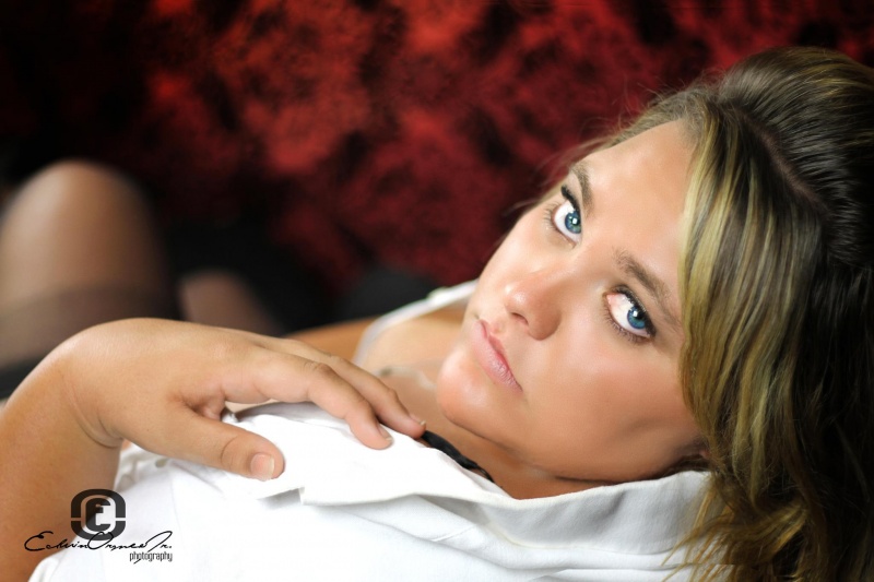 Female model photo shoot of heather diann