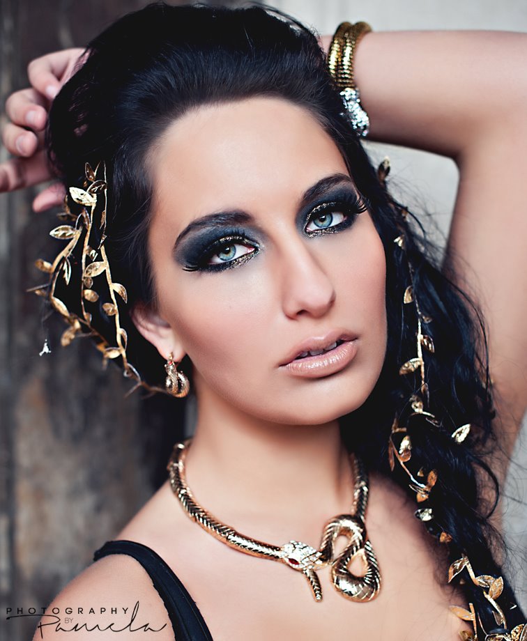 Female model photo shoot of Jacinta Wicka