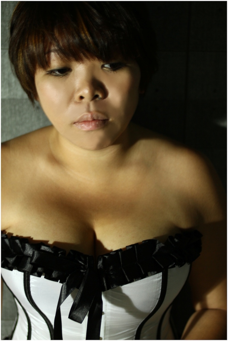 Female model photo shoot of Nichole Wee