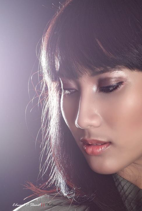 Female model photo shoot of Dika Fauzia Putri