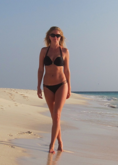Female model photo shoot of Elena Krin in Aruba