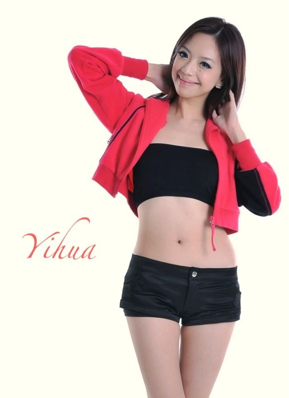 Female model photo shoot of Felicia Yihua