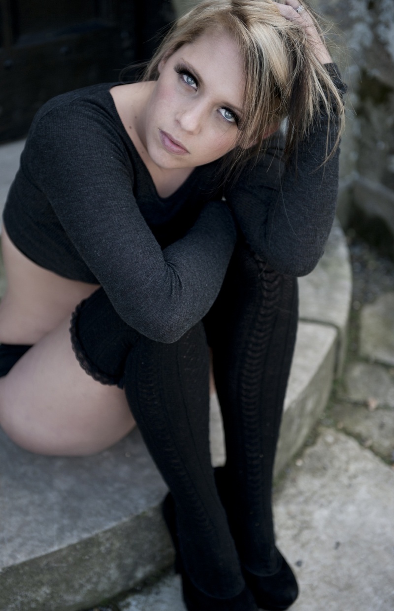 Female model photo shoot of StaceyLeighx