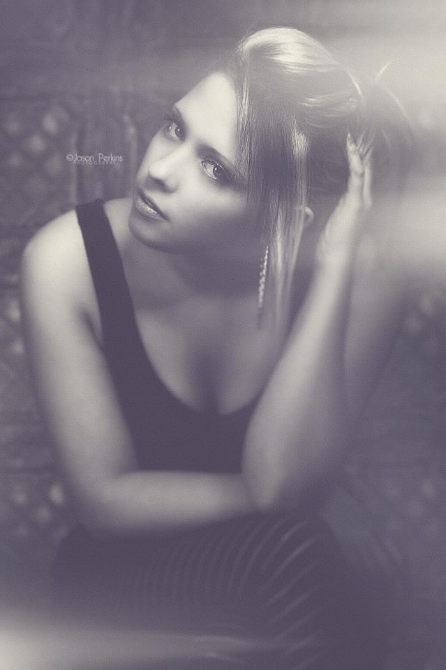 Female model photo shoot of StaceyLeighx