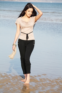 Female model photo shoot of Sonia Chohan1