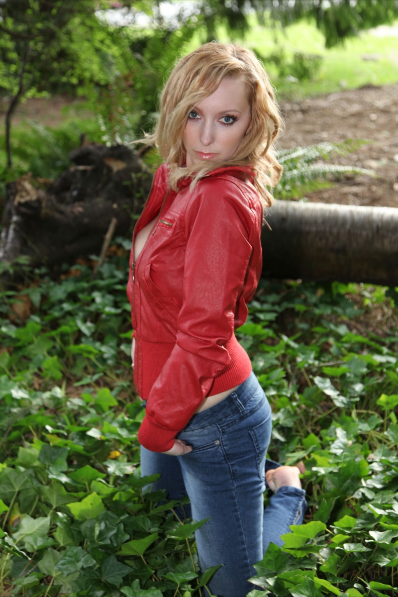 Female model photo shoot of Countrygirlxx by robert b mitchell in surrey BC