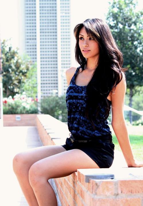 Female model photo shoot of Iliana Contreras