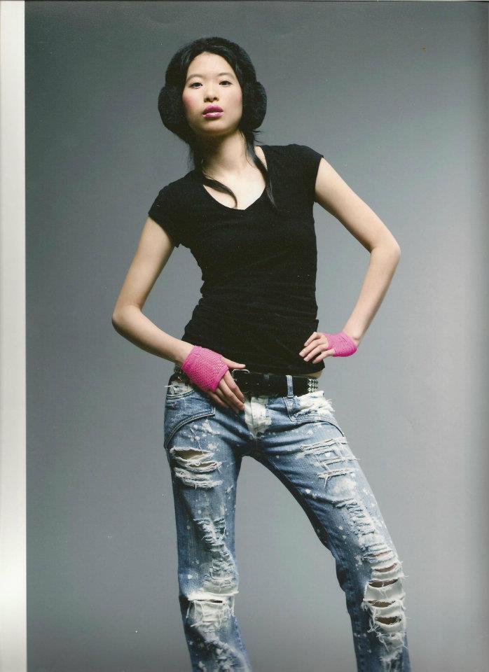 Female model photo shoot of Karen Liu