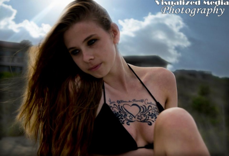 Female model photo shoot of leeanna striker