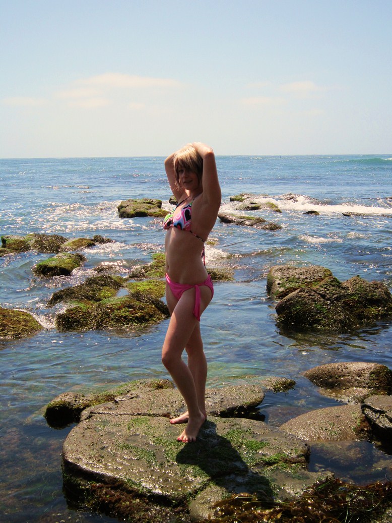 Female model photo shoot of Lyndsay_Nicole in Sunset Cliffs