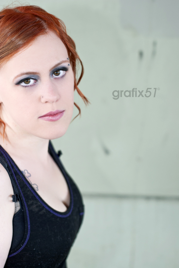 Female model photo shoot of lizz hackett by grafix51