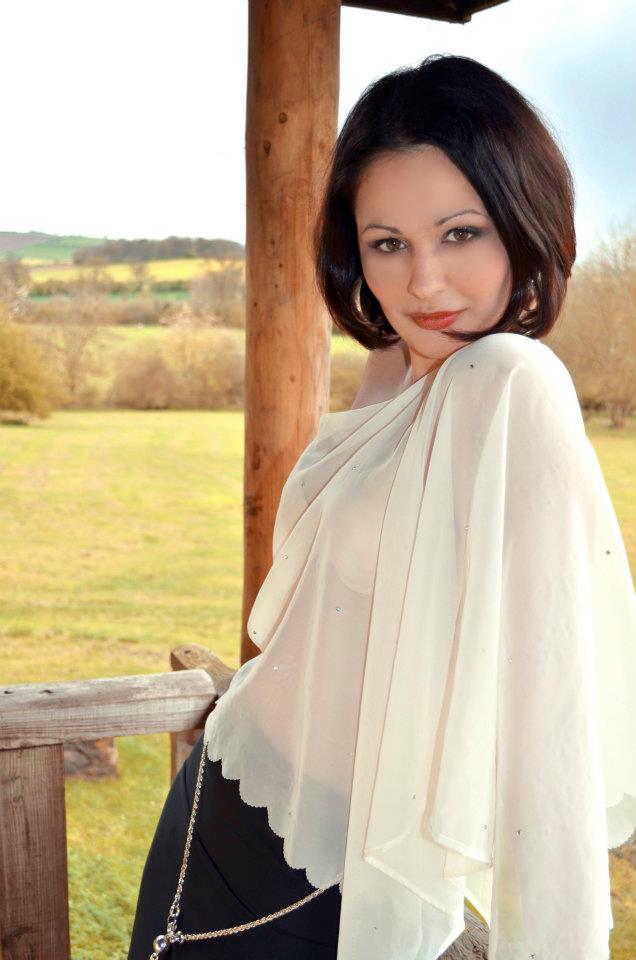 Female model photo shoot of Saffira aka LauraWilkie in Corby