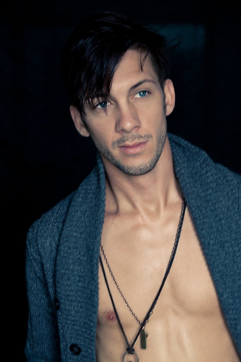 Male model photo shoot of Daniel Tate by TEspinozaPhoto
