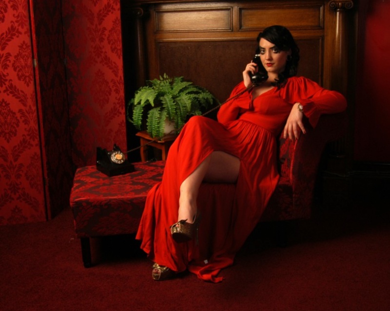 Female model photo shoot of Yvonne McNicol