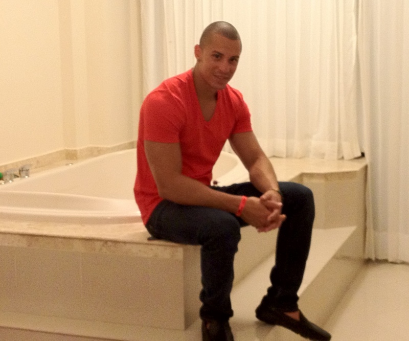 Male model photo shoot of Wilfredo G Rosario in cancun