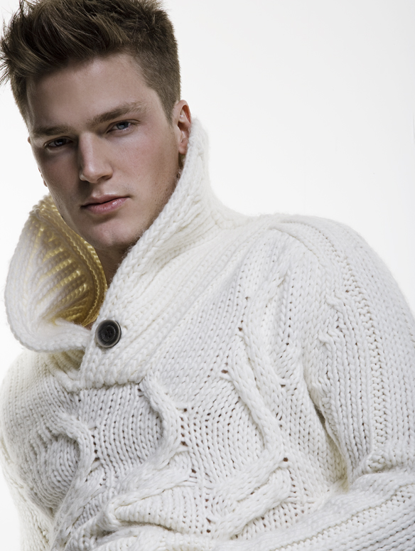 Male model photo shoot of Ryan Holbert