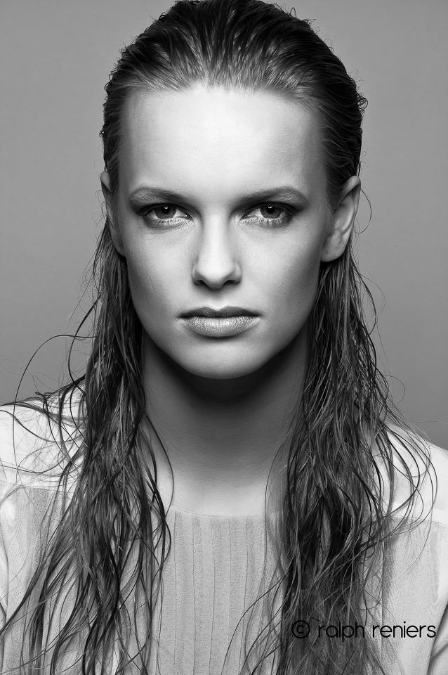 Female model photo shoot of Alet