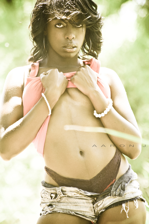 Female model photo shoot of Tiana Sweetz