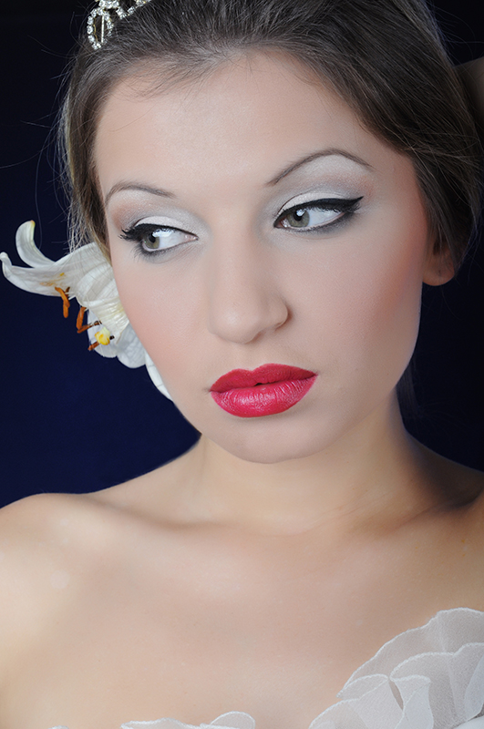 Female model photo shoot of Merilinka make-up