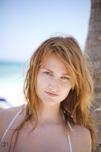 Female model photo shoot of Nicole Tennison