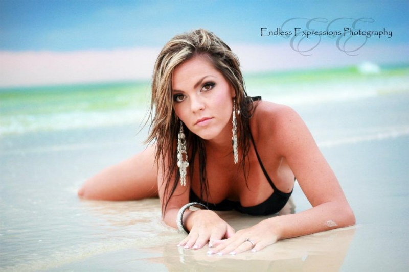 Female model photo shoot of Alicia Gulley in Pensacola FL