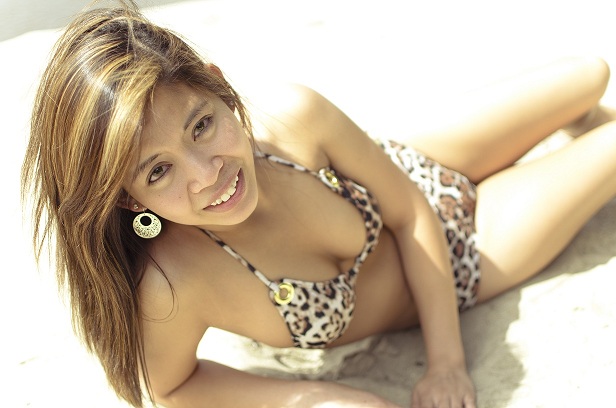 Female model photo shoot of Heather Huynh