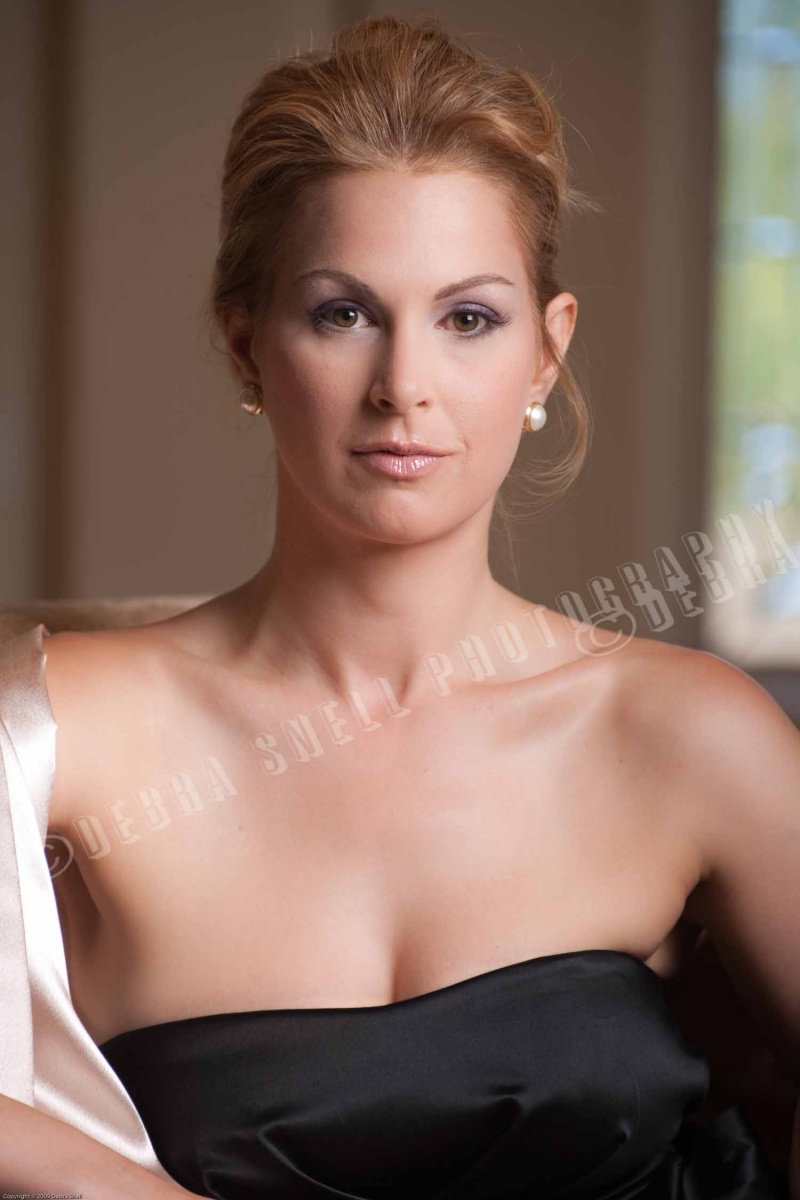 Female model photo shoot of Debra Snell Photography in Calabasas, Ca.