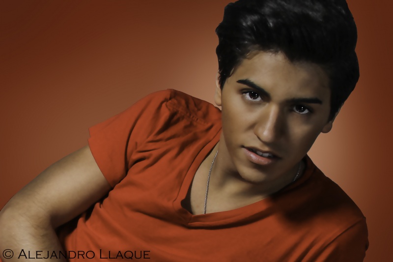Male model photo shoot of Alejandro Llaque