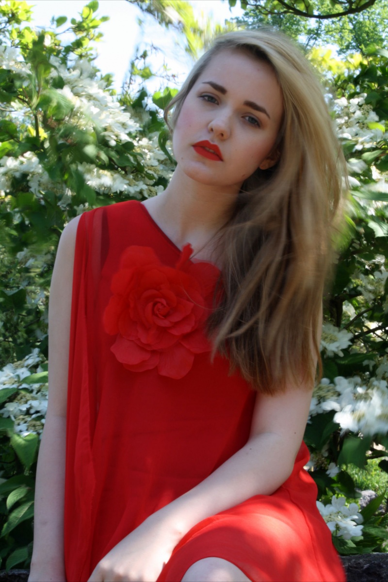 Female model photo shoot of Grace Harvey by Sophie Lickiss in Avenham Park, Preston, makeup by Laura J MUA