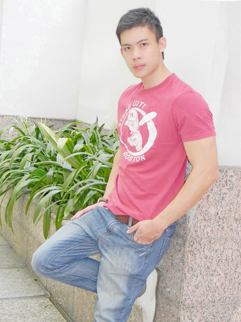 Male model photo shoot of Jonah Goh