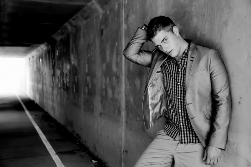 Male model photo shoot of Paul Bartal
