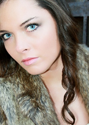 Female model photo shoot of Melanie Nicole Nix