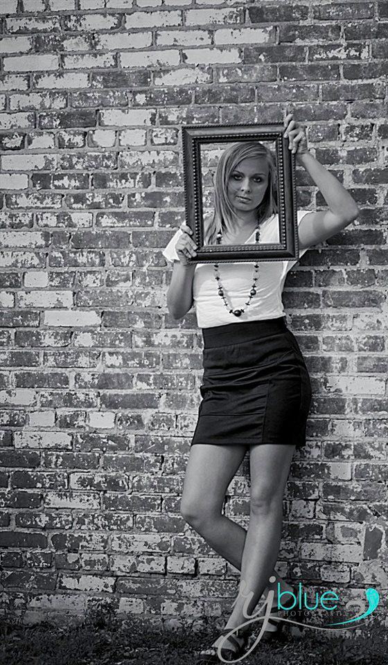 Female model photo shoot of Chelsea Moseley